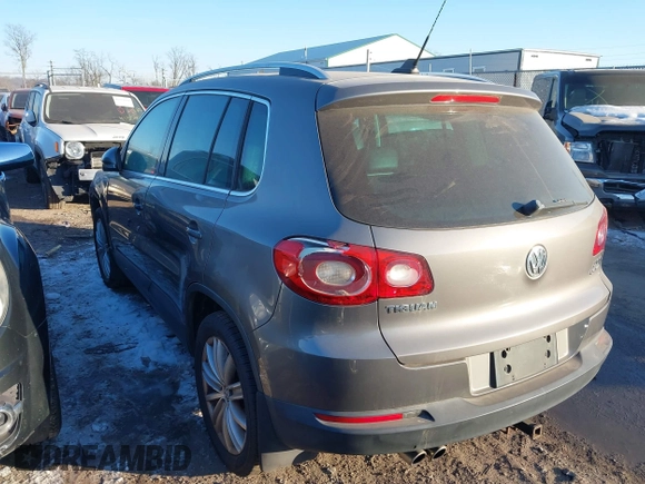 2010 Volkswagen Tiguan SEL with VIN WVGBV7AX0AW000279, listed as a IAAI auction lot 41389452 with 87,258 mi miles and . Bid and sale history available at DreamBid. Image 3.