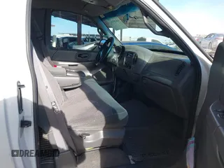 2000 Ford F-150 with VIN 2FTPX17LXYCA23919, listed as a IAAI auction lot 41625192 with 141,028 mi miles and . Bid and sale history available at DreamBid. Image 5.