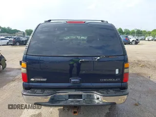 2005 Chevrolet Tahoe LS z VIN 1GNEK13T75J104358, wystawiony jako IAAI lot #42456378 z przebiegiem 213 558 mil mil oraz . Historia ofert i sprzedaży dostępna na DreamBid. Obrazek 16.