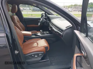 2018 Audi Q7 Prestige z VIN WA1VAAF75JD013490, wystawiony jako IAAI lot #42188029 z przebiegiem 124 894 mil mil oraz . Historia ofert i sprzedaży dostępna na DreamBid. Obrazek 5.