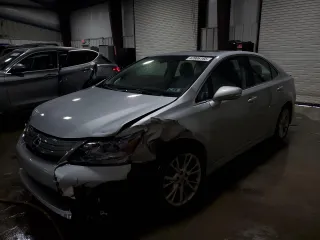 2010 Lexus HS 250h with VIN JTHBB1BA3A2020021, listed as a Copart auction lot 42806165 with 70,294 mi miles and Salvage Title. Bid and sale history available at DreamBid. Image 1.