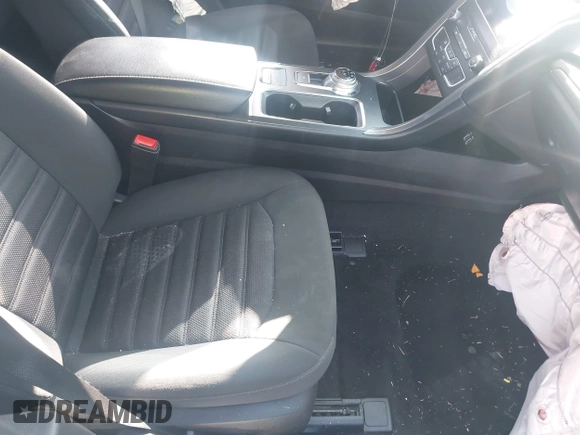 2019 Ford Fusion SE with VIN 3FA6P0HD1KR217840, listed as a IAAI auction lot 42011309 with 85,945 mi miles and . Bid and sale history available at carsss.com. Image 5.