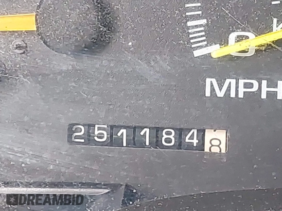 1999 Chevrolet Tahoe Z71 z VIN 1GNEK13R9XJ515820, wystawiony jako IAAI lot #42004125 z przebiegiem 251 184 mil mil oraz . Historia ofert i sprzedaży dostępna na DreamBid. Obrazek 12.