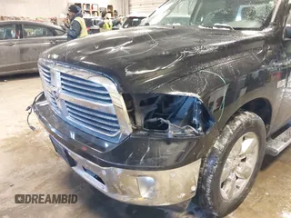 2017 Ram 1500 Big Horn z VIN 3C6RR7LT5HG543628, wystawiony jako IAAI lot #41629303 z przebiegiem 111 373 mil mil oraz . Historia ofert i sprzedaży dostępna na DreamBid. Obrazek 6.