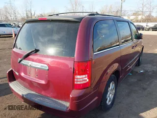 2008 Chrysler Town & Country Touring with VIN 2A8HR54P88R682746, listed as a IAAI auction lot 41769917 with 198,072 mi miles and . Bid and sale history available at DreamBid. Image 4.