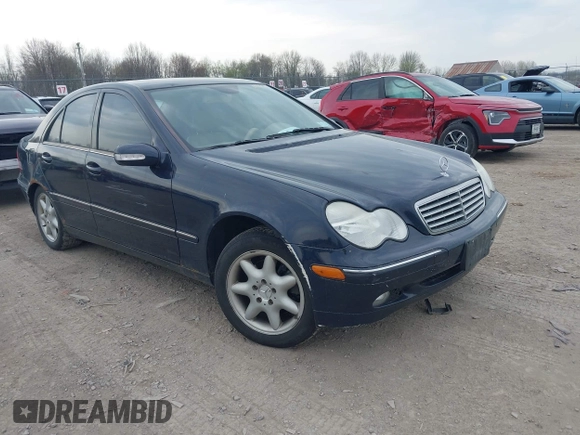 2004 Mercedes-Benz C 240 z VIN WDBRF81J84F457572, wystawiony jako IAAI lot #42126183 z przebiegiem 221 755 mil mil oraz . Historia ofert i sprzedaży dostępna na DreamBid. Obrazek 1.