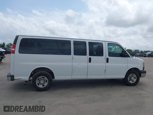 2012 Chevrolet Express Passenger 1LT z VIN 1GAZG1FG9C1129455, wystawiony jako IAAI lot #42105765 z przebiegiem 150 090 mil mil oraz . Historia ofert i sprzedaży dostępna na DreamBid. Obrazek 13.