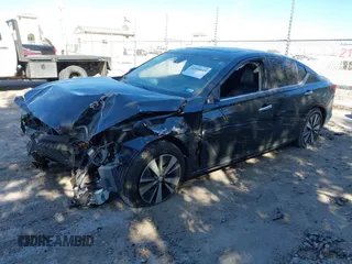 2019 Nissan Altima 2.5 SL with VIN 1N4BL4EV8KC255630, listed as a IAAI auction lot 41394649 with 111,728 mi miles. Bid and sale history available at carsss.com. Image 17.