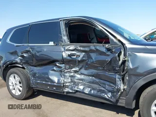 2022 Kia Telluride LX z VIN 5XYP2DHCXNG286083, wystawiony jako IAAI lot #42455962 z przebiegiem 24 599 mil mil oraz . Historia ofert i sprzedaży dostępna na DreamBid. Obrazek 12.