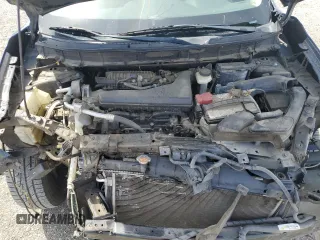 2016 Nissan Rogue SV z VIN 5N1AT2MVXGC765038, wystawiony jako Copart lot #57159415 z przebiegiem 135 163 mil mil oraz Szkoda całkowita • Salvage title. Historia ofert i sprzedaży dostępna na DreamBid. Obrazek 12.