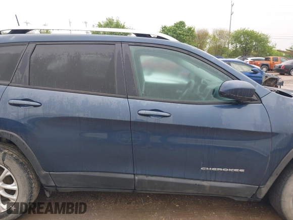 2020 Jeep Cherokee Latitude с VIN 1C4PJLCB9LD521757, выставлен на аукционе IAAI как лот 41906725 с пробегом 117 252 миль миль и . История ставок и продаж доступна на DreamBid. Изображение 13.
