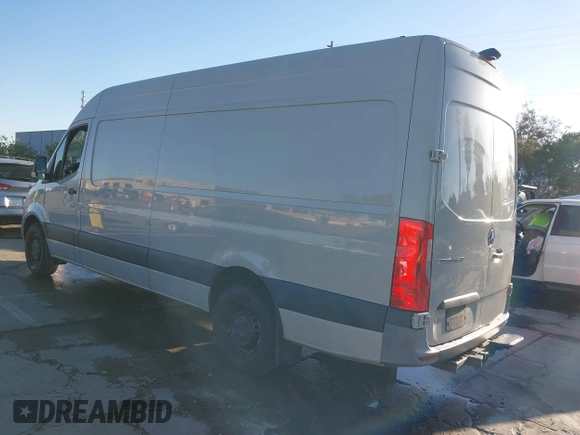2022 Mercedes-Benz Sprinter with VIN W1Y40CHY3NT082983, listed as a IAAI auction lot 41505872 with 130,341 mi miles and . Bid and sale history available at carsss.com. Image 3.
