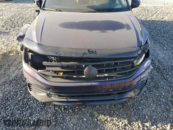 2023 Volkswagen Tiguan SE R-Line Black with VIN 3VV8B7AX5PM127059, listed as a Copart auction lot 49730495 with 33,068 mi miles and Salvage Title. Bid and sale history available at DreamBid. Image 13.