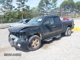 2007 Chevrolet Silverado 1500 LT w/1LT with VIN 2GCEC19J671591822, listed as a IAAI auction lot 41841804 with 325,059 mi miles. Bid and sale history available at carsss.com. Image 17.