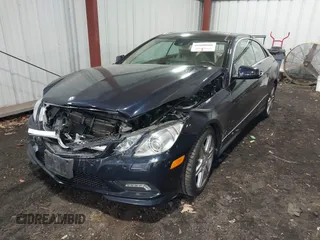 2010 Mercedes-Benz E-Class E 550 with VIN WDDKJ7CB2AF060877, listed as a IAAI auction lot 41608666 with 87,343 mi miles. Bid and sale history available at carsss.com. Image 17.