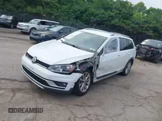 2017 Volkswagen Golf S с VIN 3VWH17AUXHM523431, выставлен на аукционе IAAI как лот 42381553 с пробегом 68 240 миль миль и . История ставок и продаж доступна на DreamBid. Изображение 17.