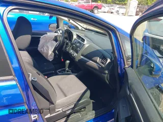 2020 Honda Fit LX z VIN 3HGGK5H43LM703494, wystawiony jako IAAI lot #42308518 z przebiegiem 67 452 mil mil oraz . Historia ofert i sprzedaży dostępna na DreamBid. Obrazek 5.