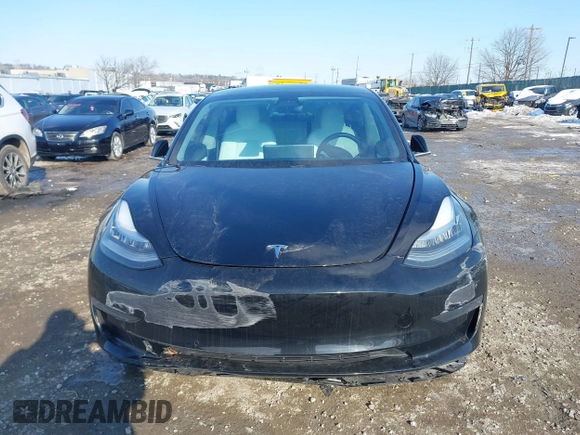 2020 Tesla Model 3 Standard Range Plus z VIN 5YJ3E1EA6LF662080, wystawiony jako IAAI lot #41410445 z przebiegiem Nie podano mil oraz . Historia ofert i sprzedaży dostępna na DreamBid. Obrazek 11.