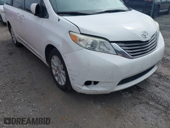 2011 Toyota Sienna XLE with VIN 5TDDK3DC3BS029395, listed as a IAAI auction lot 41715459 with 235,772 mi miles. Bid and sale history available at carsss.com. Image 6.