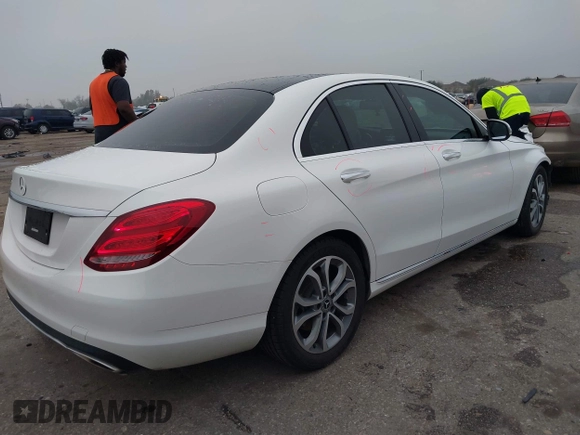 2018 Mercedes-Benz C 300 z VIN WDDWF4JB3JR389395, wystawiony jako IAAI lot #41190433 z przebiegiem 69 751 mil mil oraz . Historia ofert i sprzedaży dostępna na DreamBid. Obrazek 4.