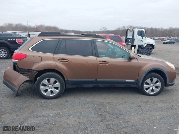 2011 Subaru Outback 2.5i Prem AWP/Pwr Moon with VIN 4S4BRBGC6B3318521, listed as a IAAI auction lot 41794697 with NaN miles. Bid and sale history available at carsss.com. Image 13.