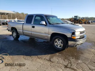 2000 Chevrolet Silverado 1500 LS with VIN 2GCEC19V3Y1143350, listed as a Copart auction lot 85902734 with 513,157 mi miles and Salvage Title. Bid and sale history available at carsss.com. Image 4.