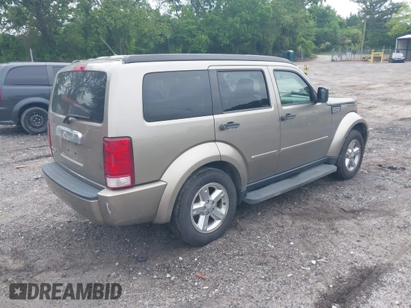 2007 Dodge Nitro SLT z VIN 1D8GT58K07W735904, wystawiony jako IAAI lot #42216665 z przebiegiem 168 000 mil mil oraz . Historia ofert i sprzedaży dostępna na DreamBid. Obrazek 4.