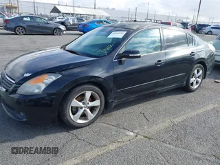 2008 Nissan Altima 3.5 SE with VIN 1N4BL21E58N420928, listed as a IAAI auction lot 41913956 with 192,860 mi miles. Bid and sale history available at carsss.com. Image 2.