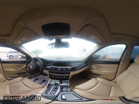 2012 BMW 5 Series 535i xDrive z VIN WBAFU7C57CDU64640, wystawiony jako IAAI lot #42109534 z przebiegiem 132 310 mil mil oraz . Historia ofert i sprzedaży dostępna na DreamBid. Obrazek 18.