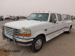 1995 Ford F-350 z VIN 1FTJW35F7SEA36906, wystawiony jako IAAI lot #41925888 z przebiegiem 162 121 mil mil oraz . Historia ofert i sprzedaży dostępna na DreamBid. Obrazek 18.
