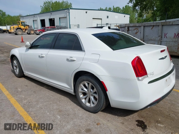 2015 Chrysler 300 Limited z VIN 2C3CCAAG3FH881999, wystawiony jako IAAI lot #42353947 z przebiegiem 72 505 mil mil oraz . Historia ofert i sprzedaży dostępna na DreamBid. Obrazek 3.