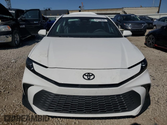 2025 Toyota Camry LE z VIN 4T1DAACK1SU046428, wystawiony jako Copart lot #53729635 z przebiegiem Nie podano mil oraz Szkoda całkowita • Salvage title. Historia ofert i sprzedaży dostępna na DreamBid. Obrazek 5.