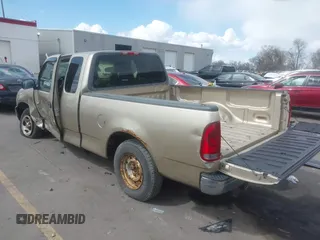 2000 Ford F-150 XL with VIN 1FTRX17W1YNB40253, listed as a IAAI auction lot 41959667 with 1 mi miles. Bid and sale history available at carsss.com. Image 3.