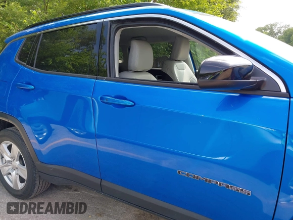 2022 Jeep Compass Latitude z VIN 3C4NJDBB6NT175193, wystawiony jako IAAI lot #42503821 z przebiegiem 58 934 mil mil oraz . Historia ofert i sprzedaży dostępna na DreamBid. Obrazek 6.