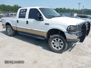 2000 Ford F-250 XL z VIN 1FTNW21S3YED83348, wystawiony jako IAAI lot #42490866 z przebiegiem 245 770 mil mil oraz . Historia ofert i sprzedaży dostępna na DreamBid. Obrazek 1.
