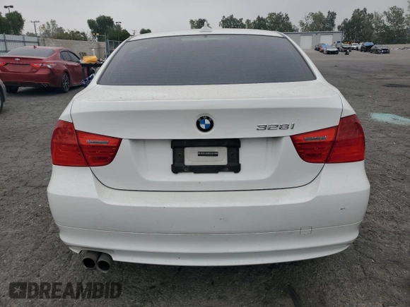 2009 BMW 3 Series 328i with VIN WBAPH535X9A437259, listed as a Copart auction lot 52647055 with 97,704 mi miles and Salvage title. Bid and sale history available at DreamBid. Image 6.