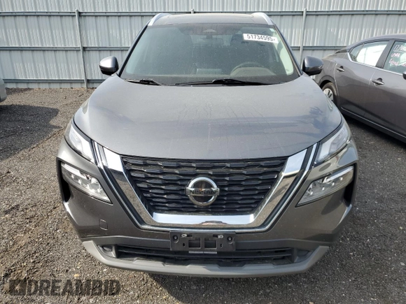 2021 Nissan Rogue SV z VIN 5N1AT3BB9MC706492, wystawiony jako Copart lot #51734595 z przebiegiem 72 423 mil mil oraz Szkoda całkowita • Salvage title. Historia ofert i sprzedaży dostępna na DreamBid. Obrazek 5.