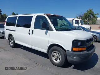 2003 Chevrolet Express Passenger z VIN 1GNFG15T831209457, wystawiony jako IAAI lot #42186209 z przebiegiem 91 434 mil mil oraz . Historia ofert i sprzedaży dostępna na DreamBid. Obrazek 1.