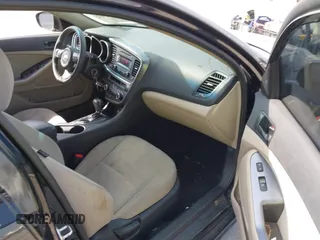 2014 Kia Optima LX z VIN 5XXGM4A76EG280177, wystawiony jako IAAI lot #41758232 z przebiegiem 95 000 mil mil oraz . Historia ofert i sprzedaży dostępna na DreamBid. Obrazek 5.