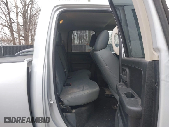 2015 Ram 1500 Express z VIN 1C6RR7FT8FS617657, wystawiony jako IAAI lot #41548188 z przebiegiem 144 050 mil mil oraz . Historia ofert i sprzedaży dostępna na DreamBid. Obrazek 8.