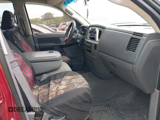 2007 Dodge 1500 SLT with VIN 1D7HU18P97S181800, listed as a IAAI auction lot 42135549 with 170,661 mi miles. Bid and sale history available at carsss.com. Image 5.