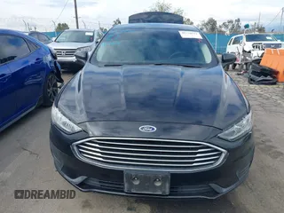 2020 Ford Fusion Hybrid SE with VIN 3FA6P0LU3LR113987, listed as a IAAI auction lot 41778511 with 67,509 mi miles. Bid and sale history available at carsss.com. Image 13.
