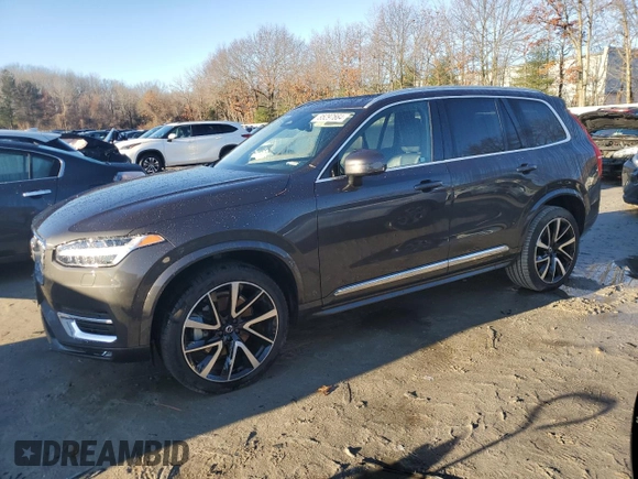 2023 Volvo XC90 Plus z VIN YV40621N6P1902576, wystawiony jako Copart lot #85297664 z przebiegiem 33 815 mil mil oraz Szkoda całkowita • Salvage title. Historia ofert i sprzedaży dostępna na DreamBid. Obrazek 1.