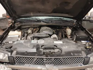 2003 Chevrolet Silverado 1500HD LS z VIN 1GCGK13U93F171585, wystawiony jako IAAI lot #41990852 z przebiegiem 242 327 mil mil oraz . Historia ofert i sprzedaży dostępna na DreamBid. Obrazek 10.
