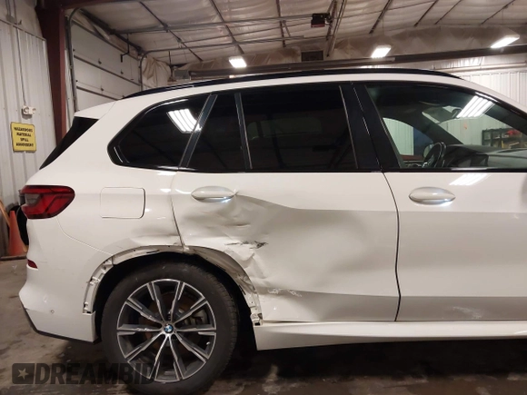 2020 BMW X5 xDrive40i with VIN 5UXCR6C01LLL66648, listed as a IAAI auction lot 42372631 with 59,770 mi miles and . Bid and sale history available at DreamBid. Image 6.