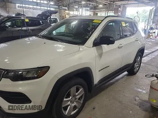 2022 Jeep Compass Latitude with VIN 3C4NJDBB3NT205928, listed as a IAAI auction lot 42832409 with 22,634 mi miles and . Bid and sale history available at DreamBid. Image 25.