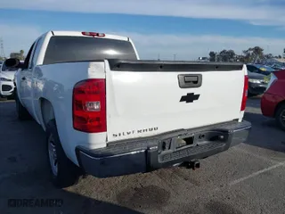 2008 Chevrolet Silverado 1500 Work Truck with VIN 1GCEC19X88Z320886, listed as a IAAI auction lot 41598734 with 207,051 mi miles. Bid and sale history available at carsss.com. Image 3.