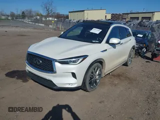 2019 Infiniti QX50 Essential z VIN 3PCAJ5M35KF120657, wystawiony jako IAAI lot #42072946 z przebiegiem 78 042 mil mil oraz . Historia ofert i sprzedaży dostępna na DreamBid. Obrazek 2.
