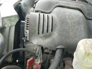 2002 GMC Yukon XL z VIN 1GKFK66U92J304107, wystawiony jako IAAI lot #42515031 z przebiegiem 295 256 mil mil oraz . Historia ofert i sprzedaży dostępna na DreamBid. Obrazek 13.