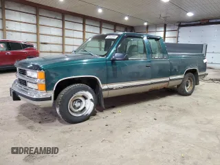 1998 Chevrolet Silverado 1500 with VIN 2GCEC19R4W1223174, listed as a Copart auction lot 83552804 with 165,997 mi miles and Salvage Title. Bid and sale history available at DreamBid. Image 1.